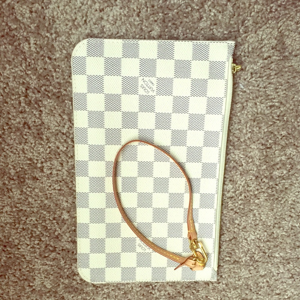 BN Lv neverfull mm clutch